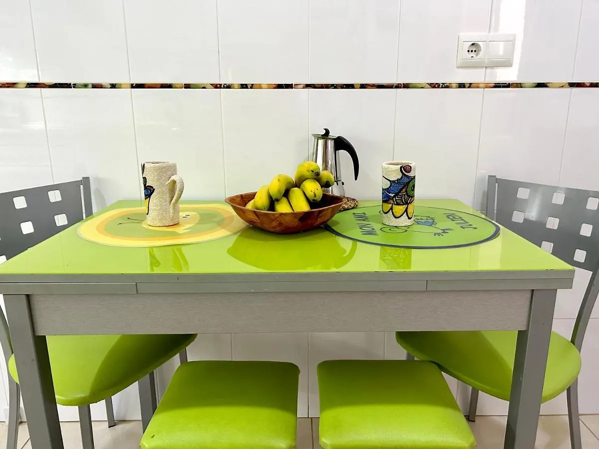 Spacious, Comfortable And Close To The Beach Torre Del Mar Spain