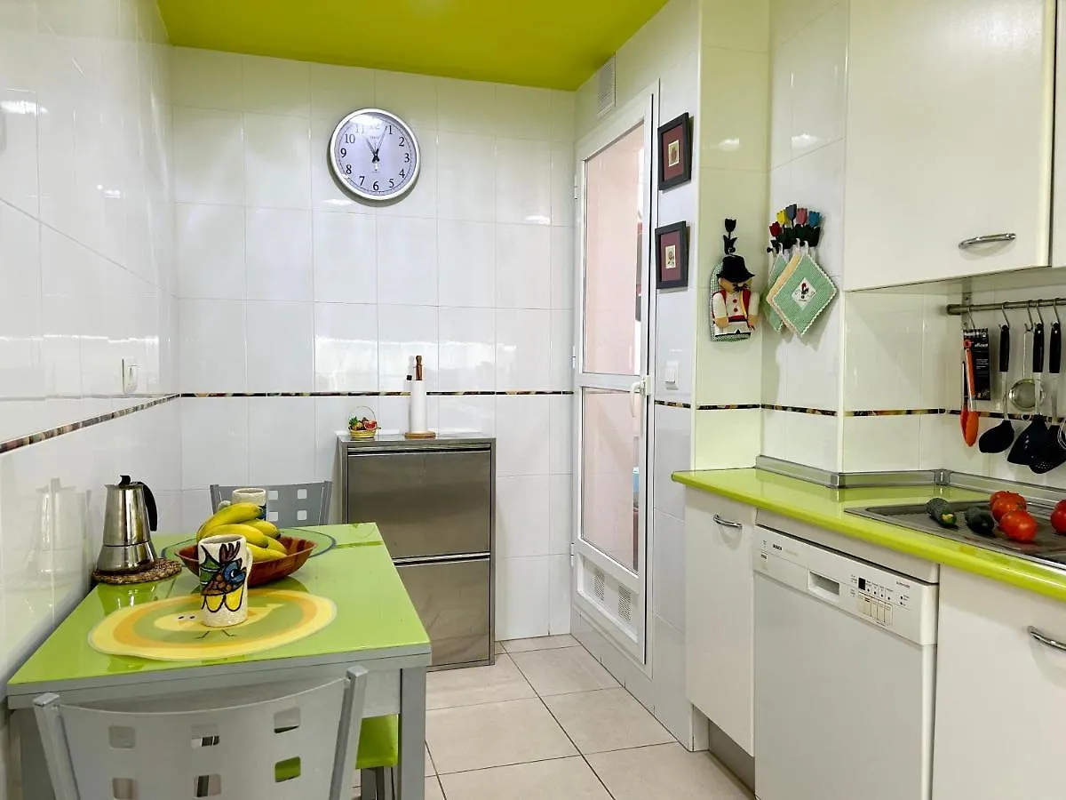 Spacious, Comfortable And Close To The Beach Torre Del Mar Apartment